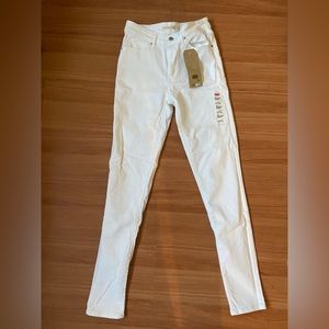 NWT LEVI’S 721 High Rise Skinny White 27 Long